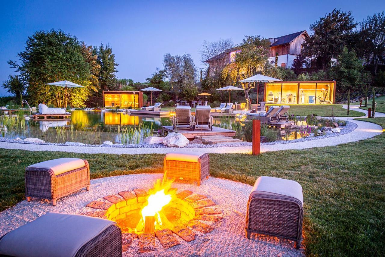 Golden Hill Country Chalets & Suites Waldschach Exterior photo
