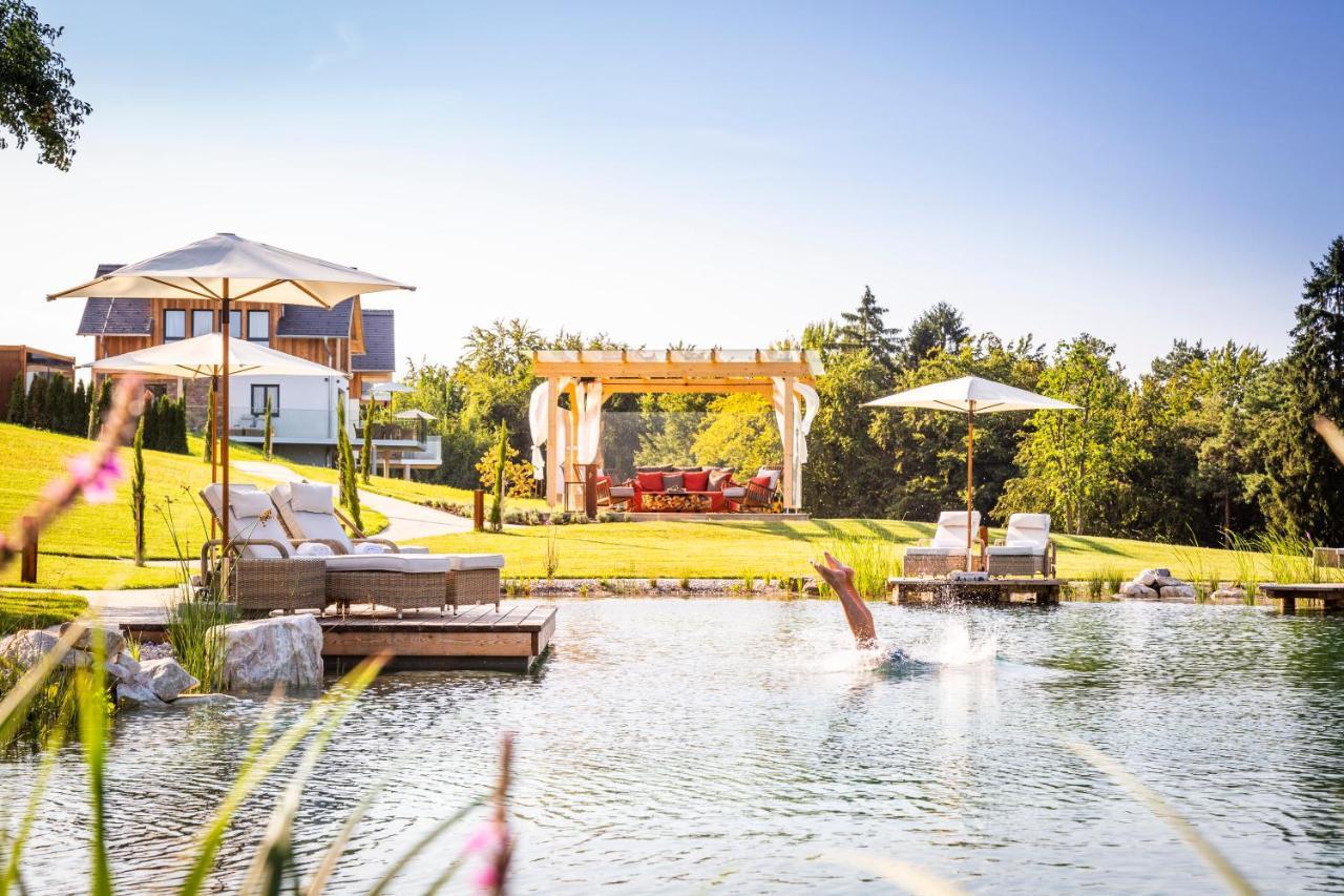 Golden Hill Country Chalets & Suites Waldschach Exterior photo