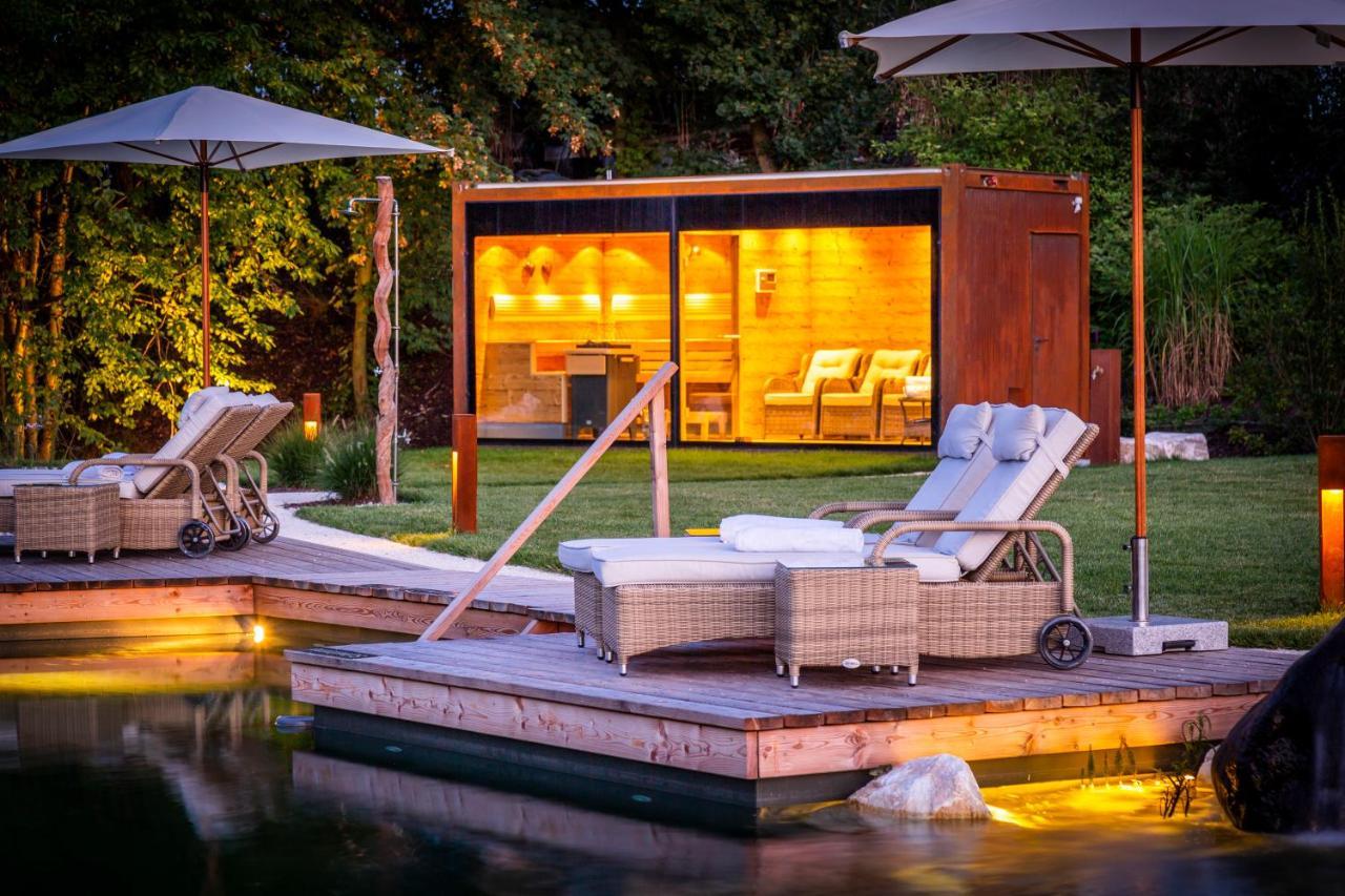 Golden Hill Country Chalets & Suites Waldschach Exterior photo